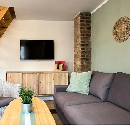 Friedrich-engels-strasse Friedrich-engels-strasse 19 02 *