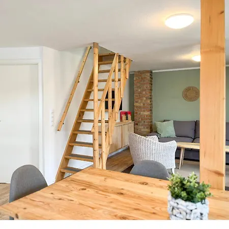 Friedrich-engels-strasse Friedrich-engels-strasse 19 02 Apartment *