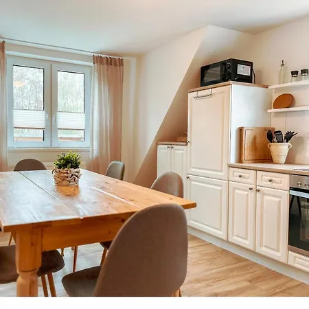 Friedrich-engels-strasse Friedrich-engels-strasse 19 02 Apartment