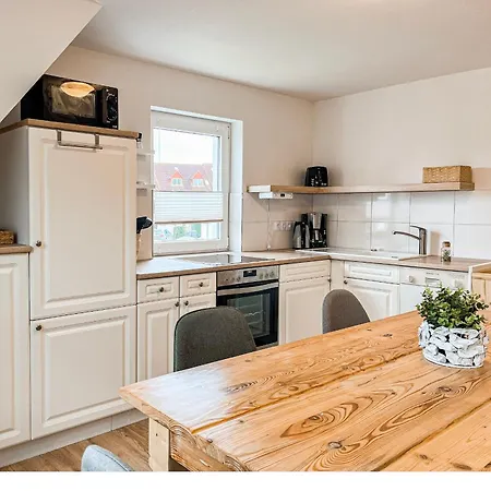 Friedrich-engels-strasse Friedrich-engels-strasse 19 02 * Boltenhagen (Ostseebad)